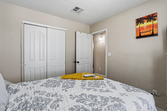 Building Photo - 14220 Firewood Dr