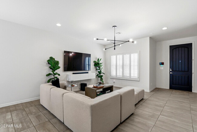Building Photo - 14941 Tierra Coruna Ave