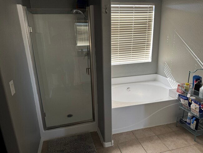 Building Photo - 3552 N Excalibur Pl