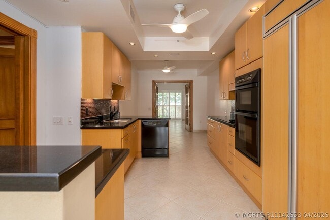 Building Photo - 1228 Hillsboro Mile