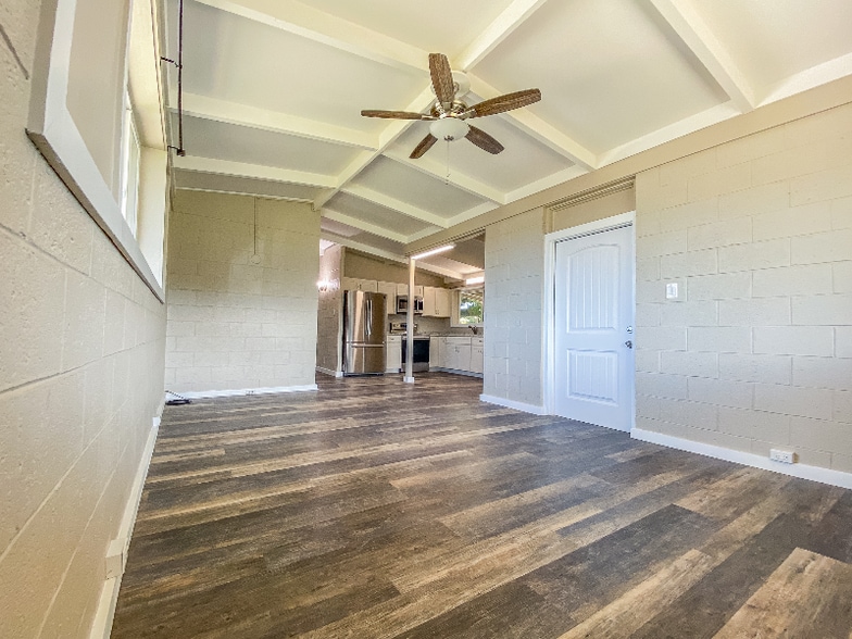 Building Photo - 385 Kahoolawe St