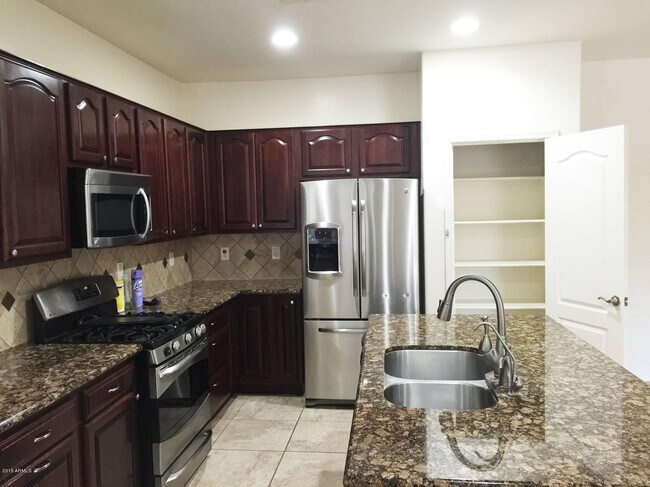 Building Photo - 1625 W Pelican Ct