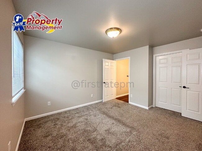 Building Photo - 10146 W Garverdale Ln