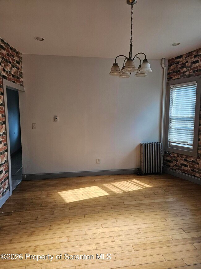 Building Photo - 509 Luzerne St