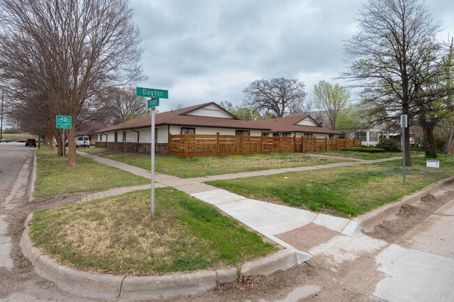 Building Photo - 750 W Dayton Ave