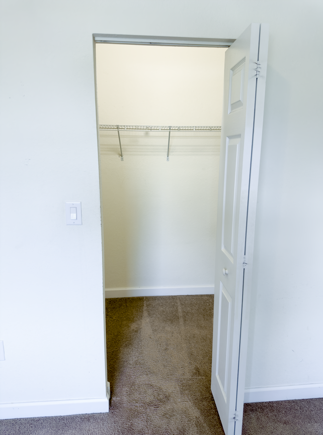 Master Closet - 15069 SW 115th St