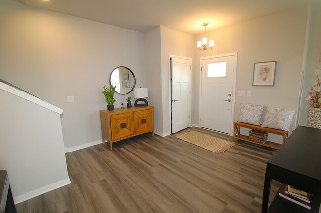 Building Photo - 4820 Suelo Rd