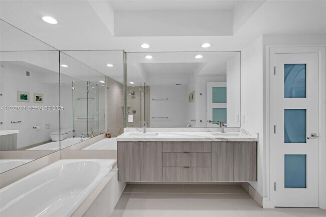 Building Photo - 2831 N Ocean Blvd