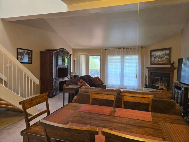 Building Photo - Spacious Condo With Covered parking