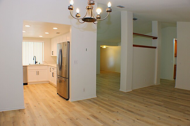 Building Photo - Newly Updated 4 bedroom home for Rent.