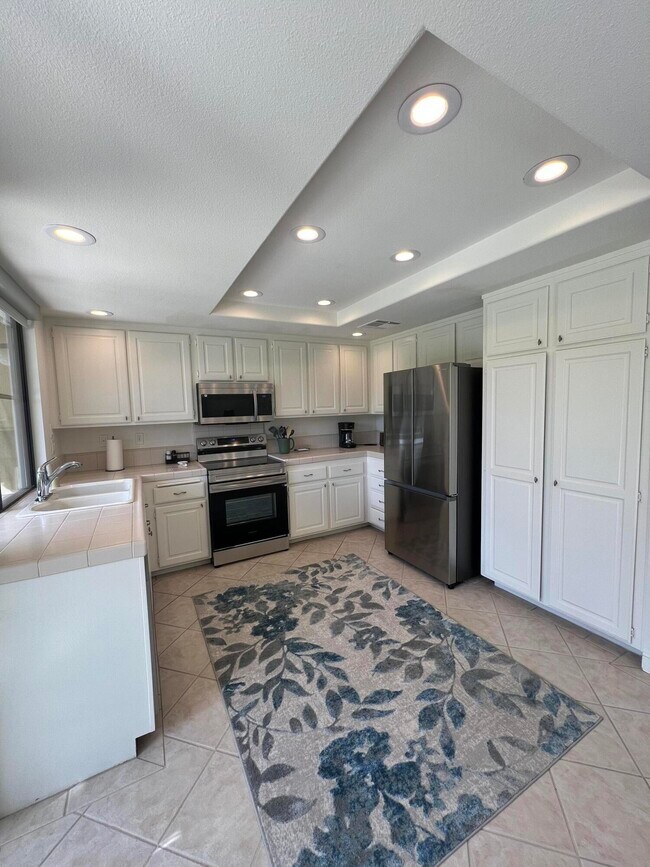 Building Photo - 289 Castellana N