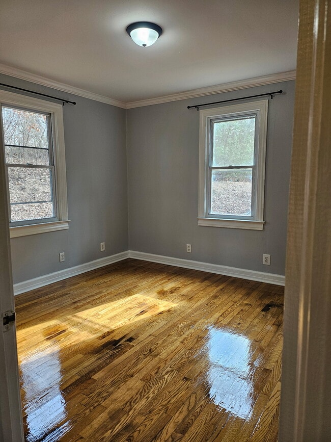 Building Photo - 46 Maxwell Dr