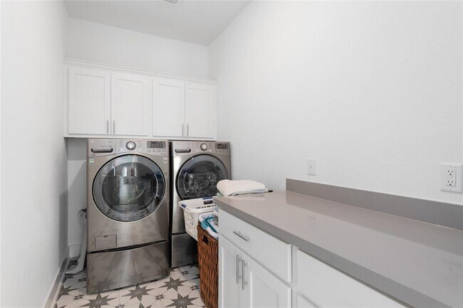 Building Photo - 5708 Navajo Draw Ln
