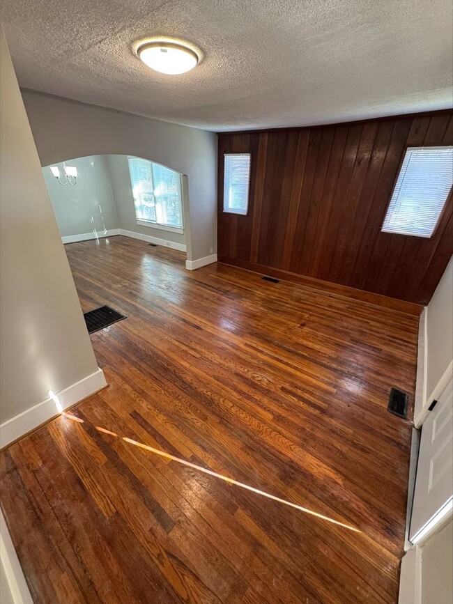 Building Photo - $350 off the first month's rent! Fully upd...