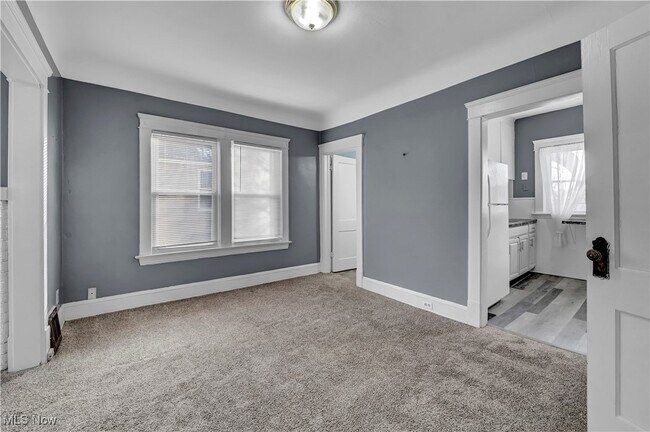 Building Photo - 1290 Hall Ave