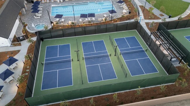 Building Photo - Executive Single Story Rental in HIGHLY DESIRABLE Heritage 55+ Community!