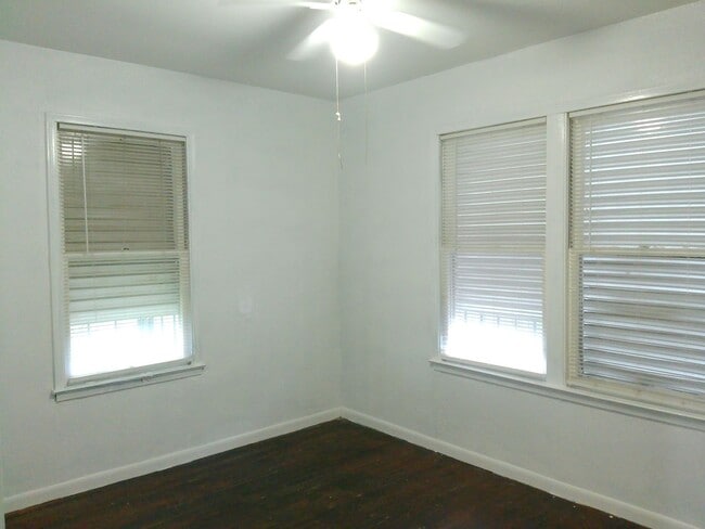 Building Photo - 4326 Vestal St