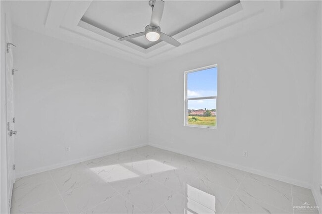 Building Photo - 17 E St