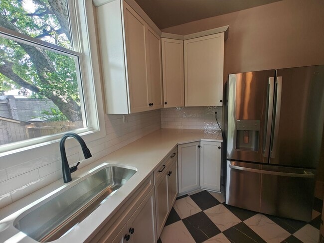 Building Photo - 3 bedroom home at Garland and S Sheppard