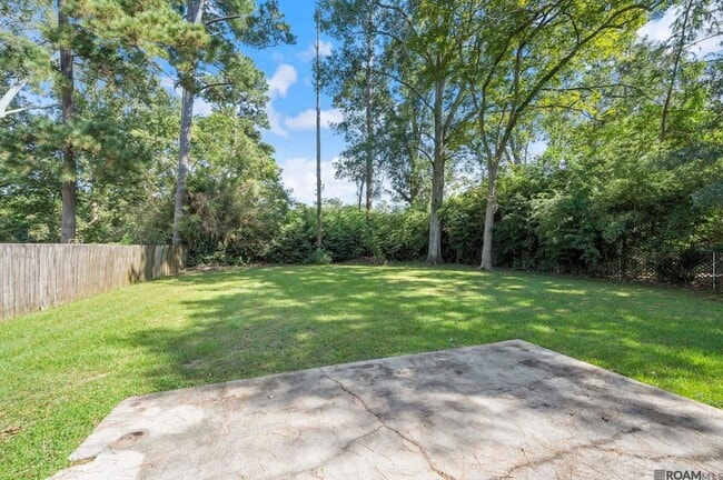 Building Photo - 640 Maxine Dr