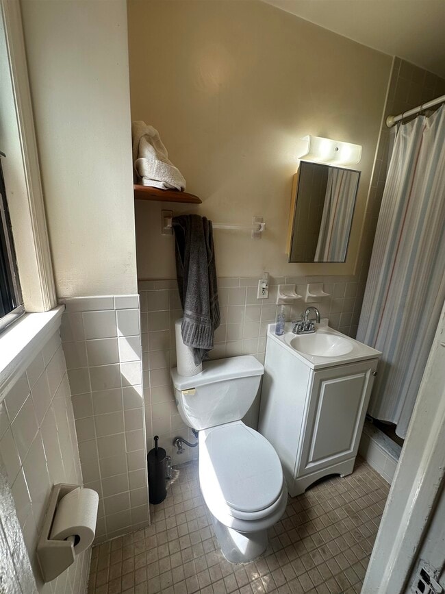 Building Photo - 267 8th St