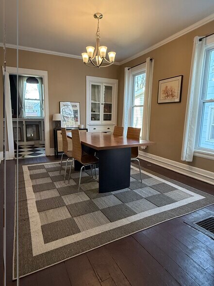 Building Photo - 327 Cascadilla St