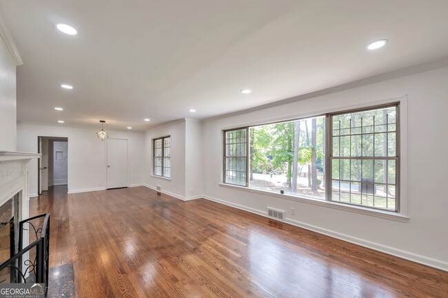 Building Photo - 1332 Willis Mill Rd SW