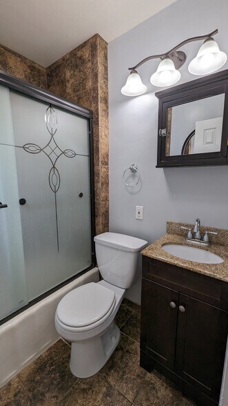 Building Photo - 806 Kennebeck Ct