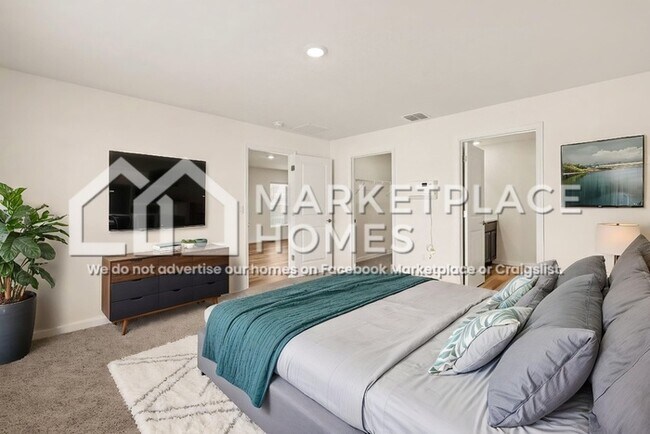 Building Photo - 8619 SW 44th Terrace