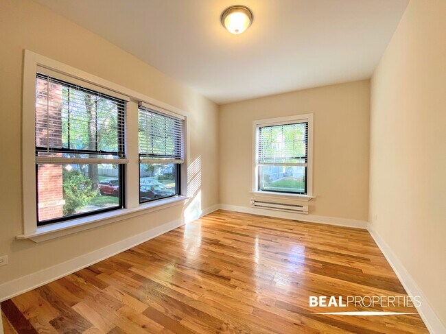 Primary Photo - 1031 Dempster St