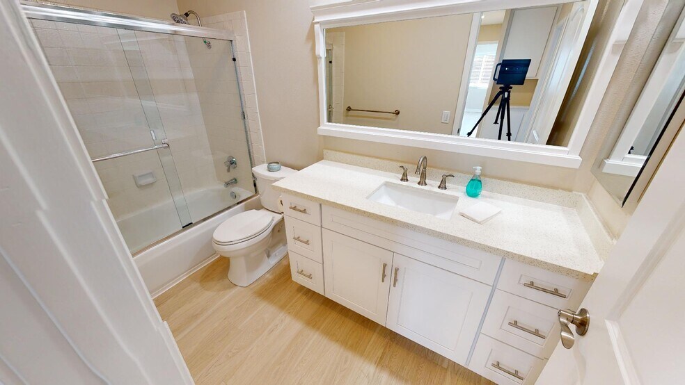 Building Photo - 89 Los Vientos Dr