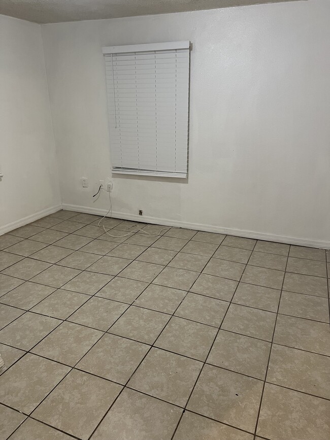 Building Photo - 470 S East Ave