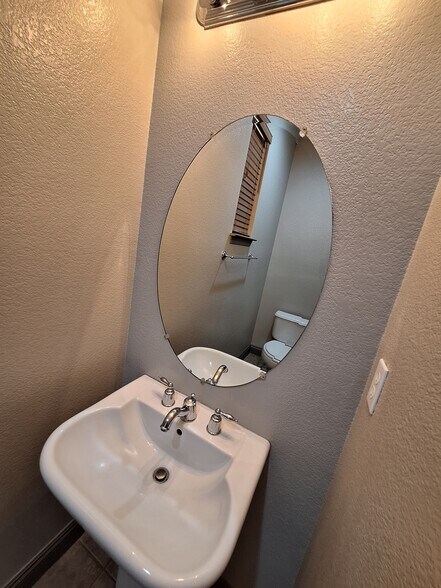 Building Photo - 5424 Knotty Pine Way