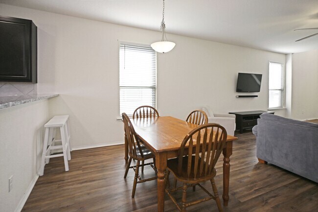 Building Photo - 138 Buttercup Bnd