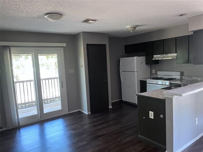 Building Photo - 4910 Pepper Ln