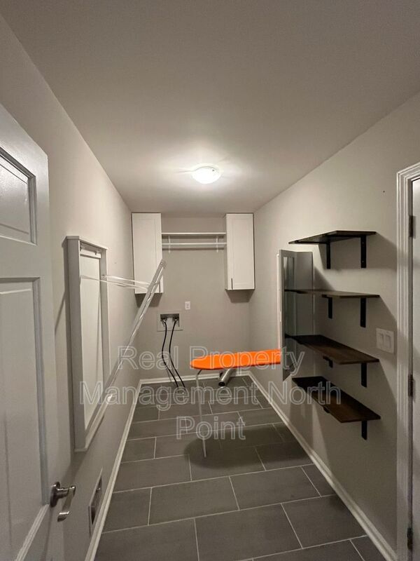 Building Photo - 3434 Palace Ct