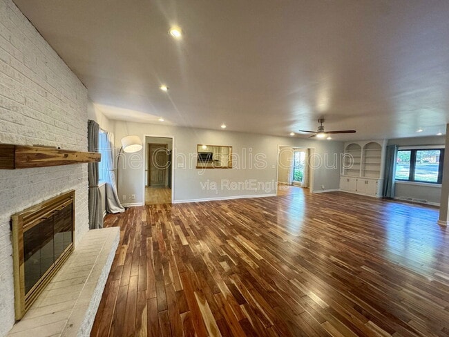 Building Photo - 206 Forest Park Pl