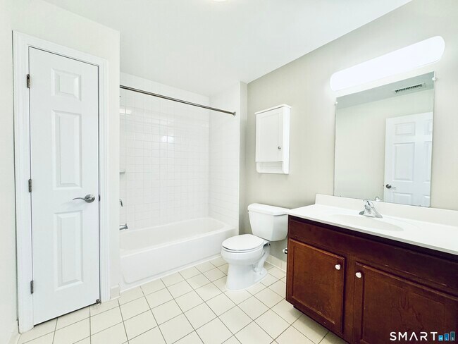 Building Photo - 36 Fairgate Dr
