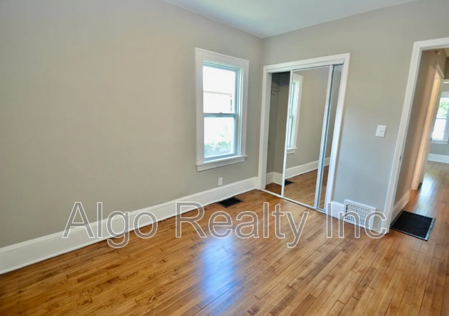 Building Photo - 4239 Minnehaha Ave
