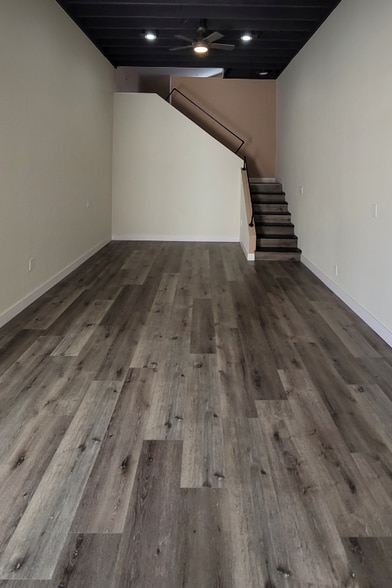 Building Photo - 5709 Avenida Silla