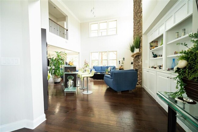 Building Photo - 1451 Torrington Dr