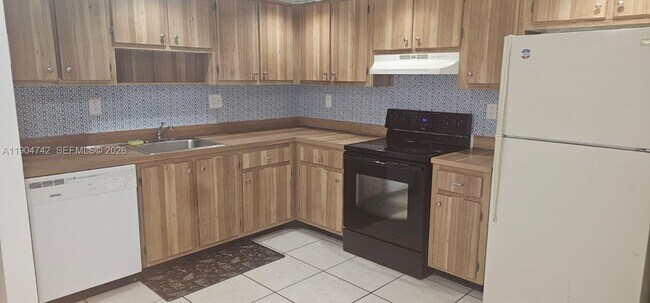 Building Photo - 8760 SW 133rd Avenue Rd