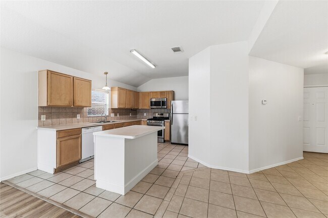 Building Photo - 21219 Somerset Park Ln