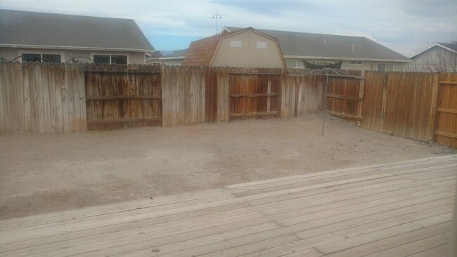 Building Photo - 3 Bedroom Donner Trails