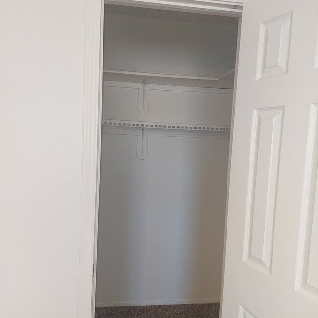 Building Photo - Welcome Home ! 3 bedroom 1.5 bath rental -DUPLEX