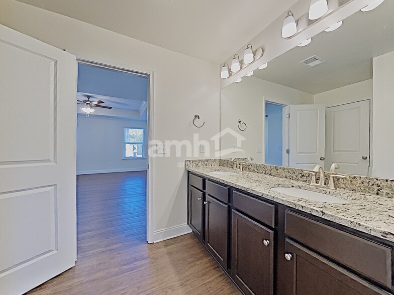 Building Photo - 576 Woodall Rd