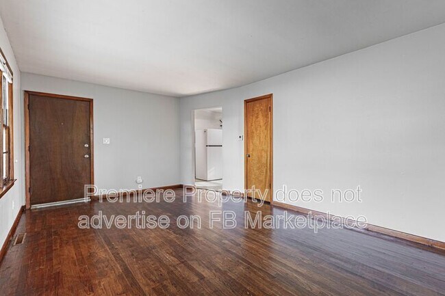 Building Photo - 1139 1/2 S Haden St