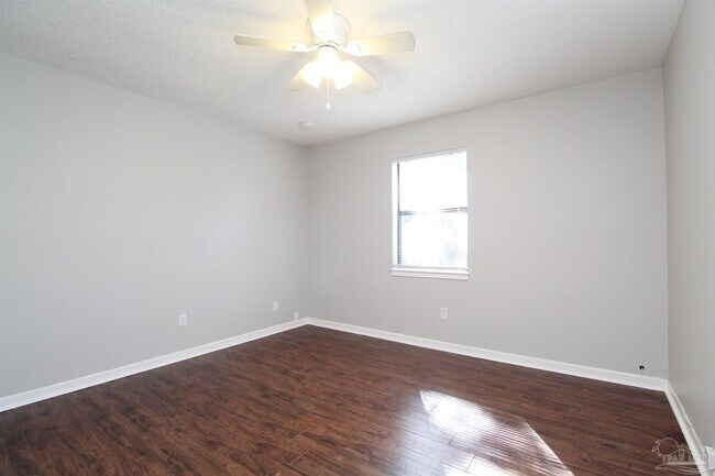 Building Photo - 7642 Sandy Creek Dr