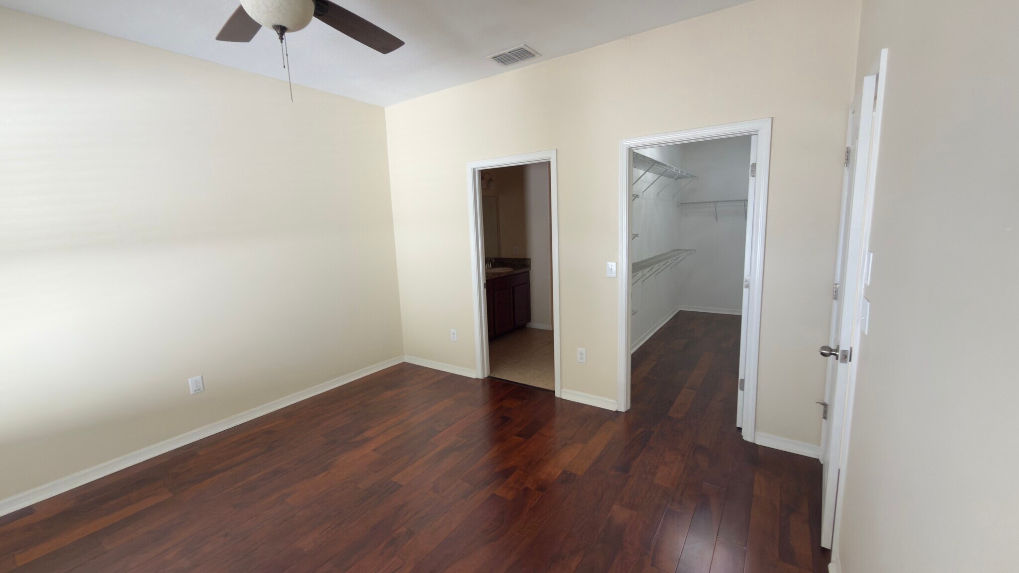 Building Photo - 4008 Shade Tree Ln