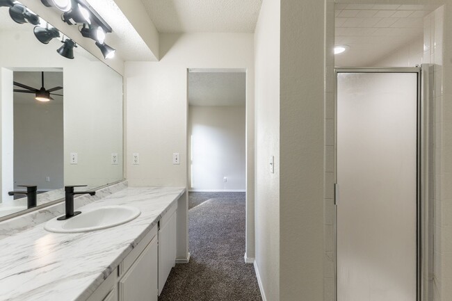Building Photo - Rent to Own Home Available in Oklahoma City!